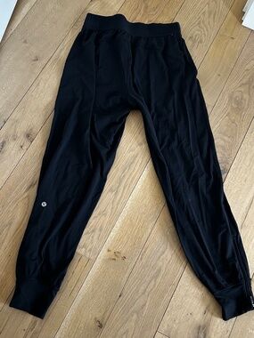LULULEMON WOMEN'S  BLACK JOGGERS PANTS ANKLE ZIPPER 6